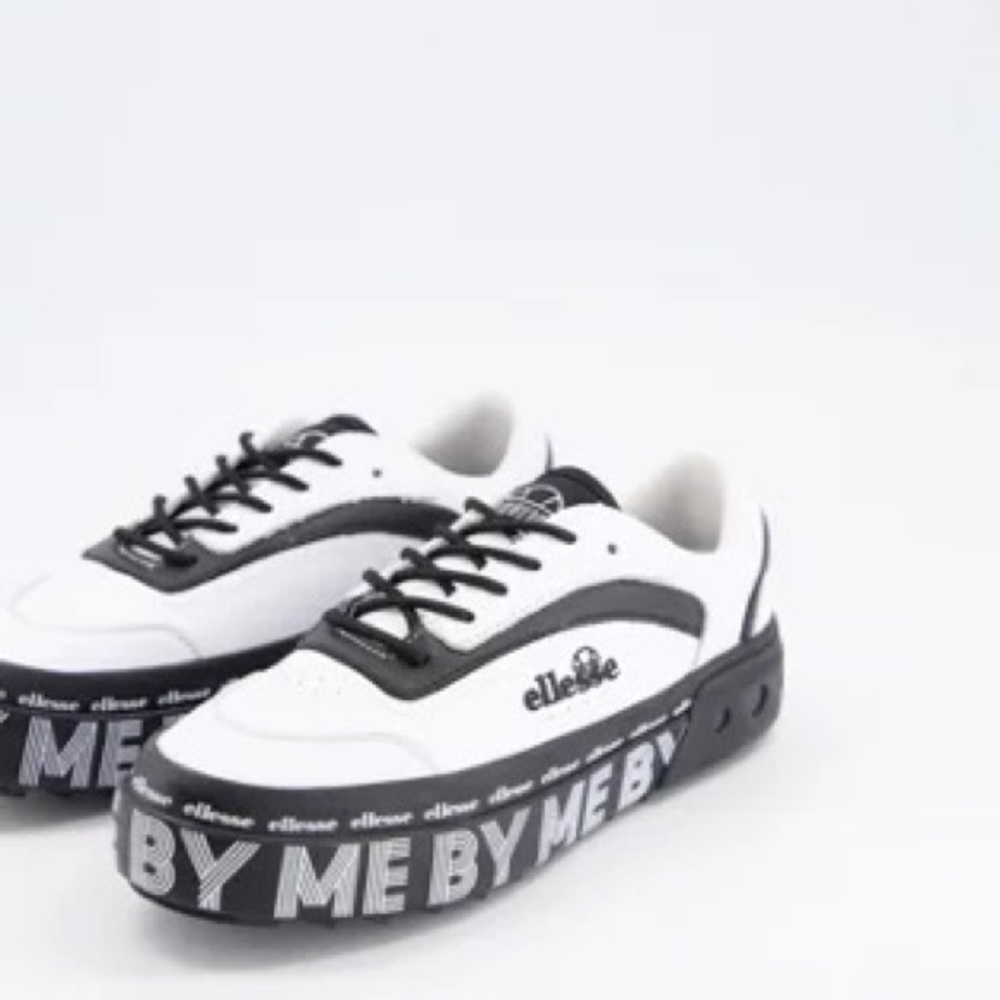 ELLESSE Sneakers NWOT